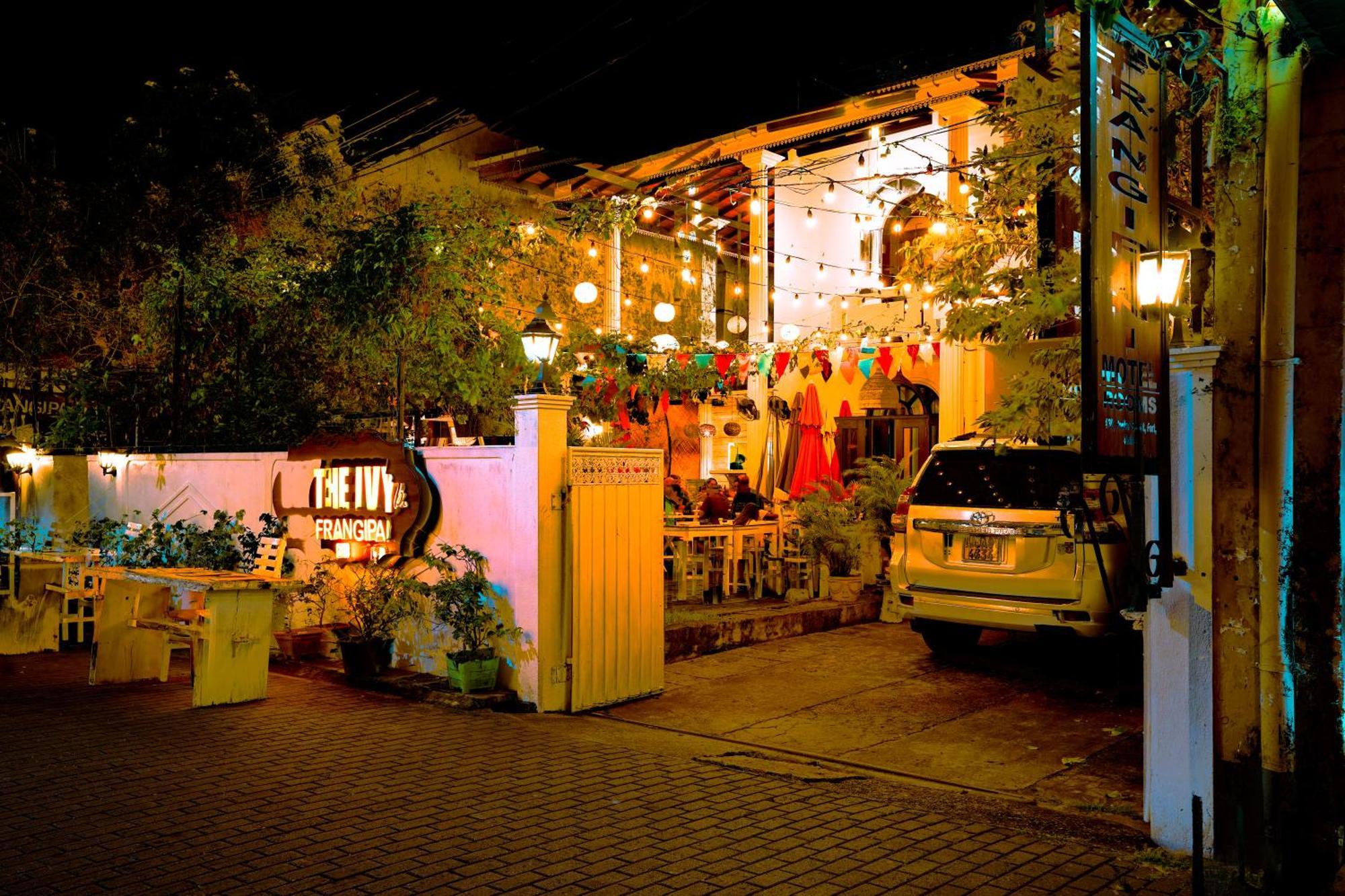 Frangipani Motel Galle Exterior foto