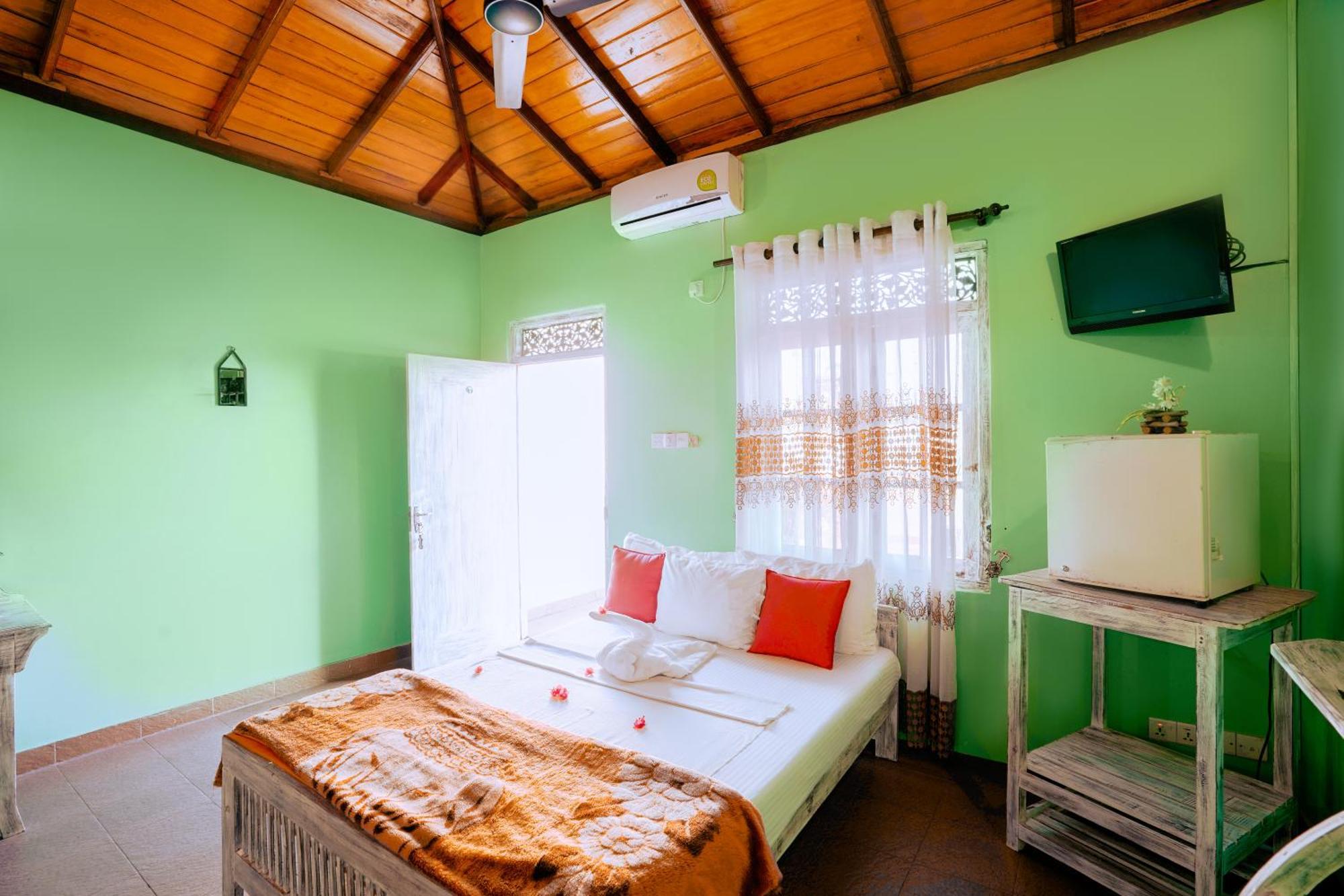 Frangipani Motel Galle Exterior foto